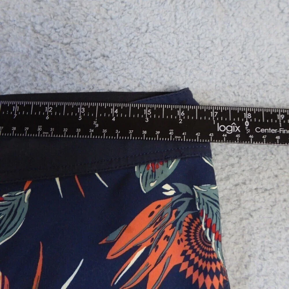 Volcom Boardshort Men's Size 32 Blue Floral Hawaiian Surf Beach Swim Trunks